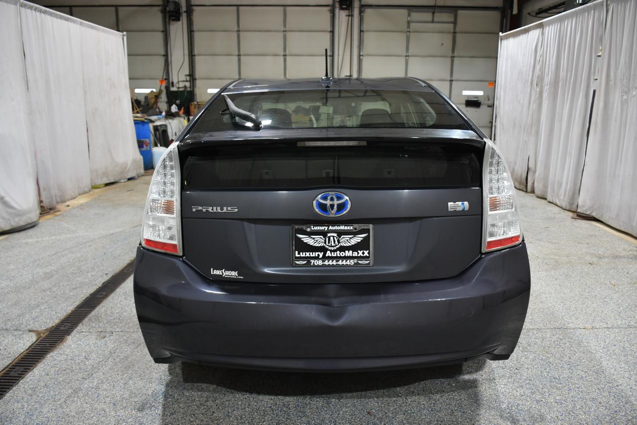 Toyota Prius Prius V 2010