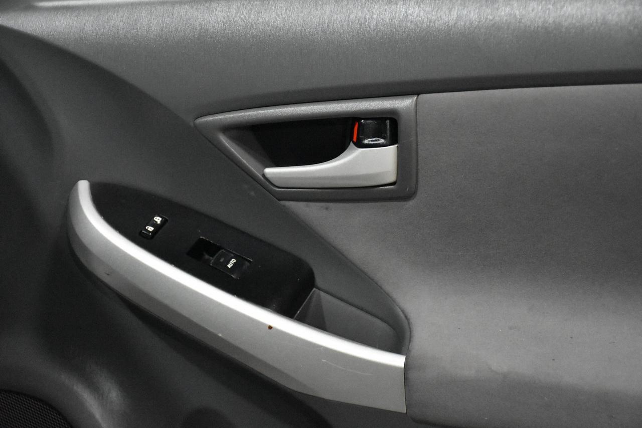 Toyota Prius Prius V 2010