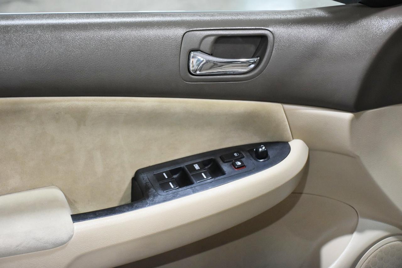 Honda Accord LX sedan AT 2004