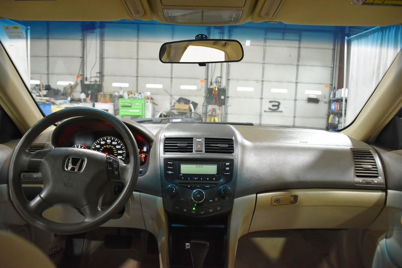 Honda Accord LX sedan AT 2004