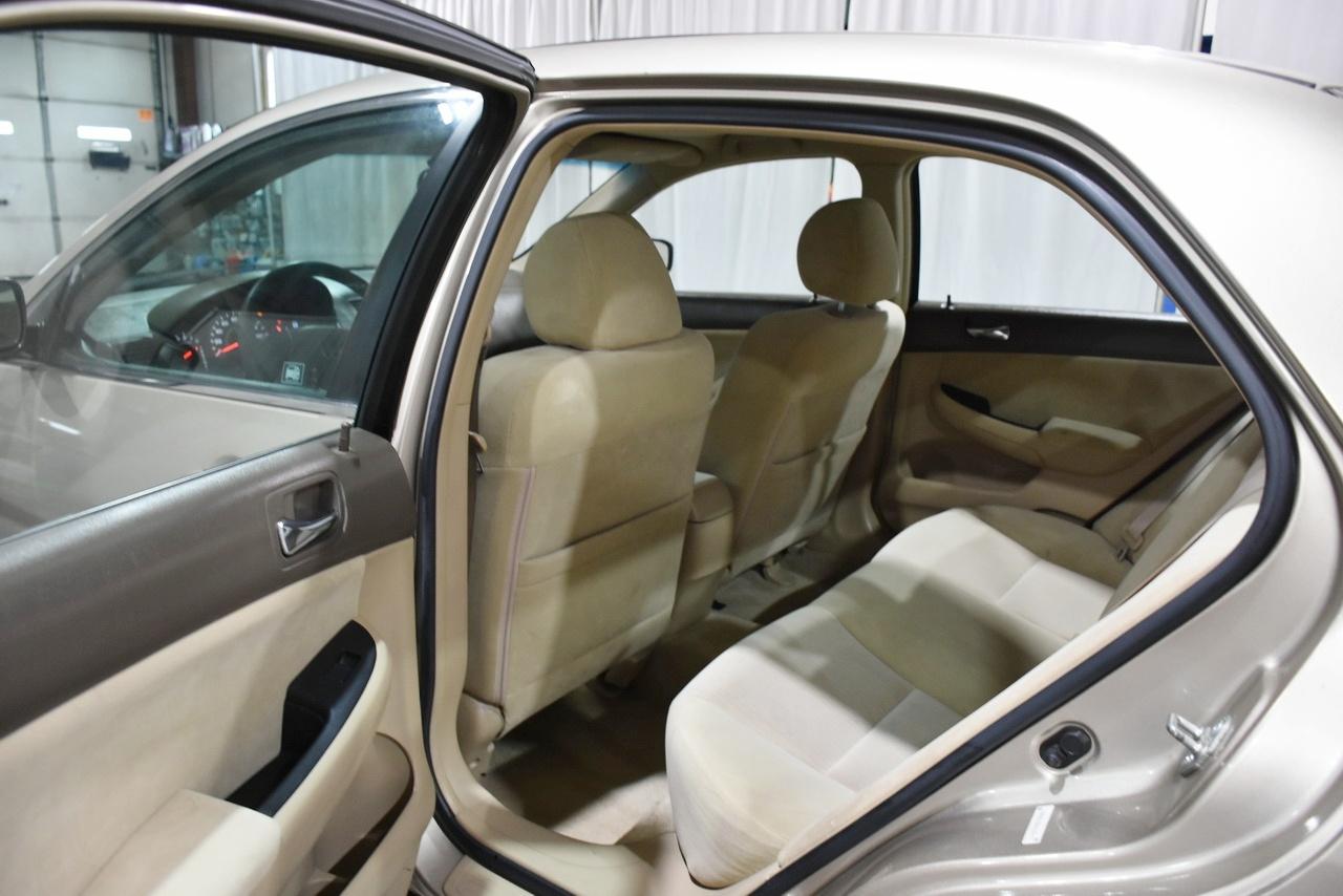 Honda Accord LX sedan AT 2004