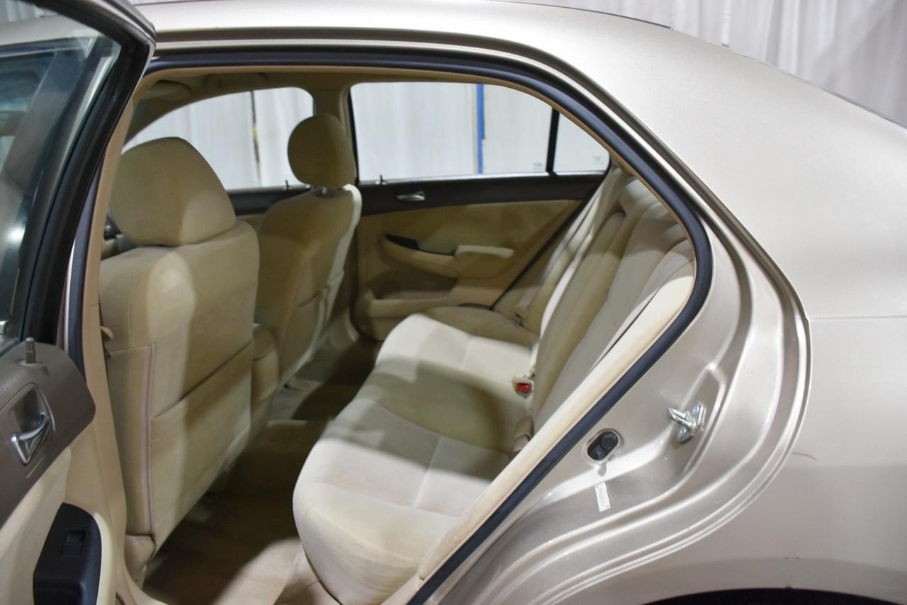 Honda Accord LX sedan AT 2004