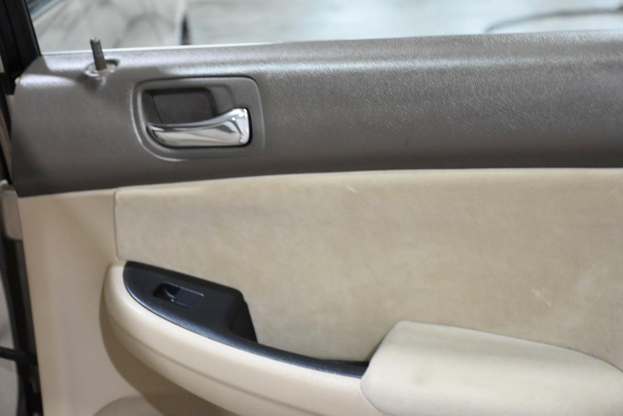 Honda Accord LX sedan AT 2004