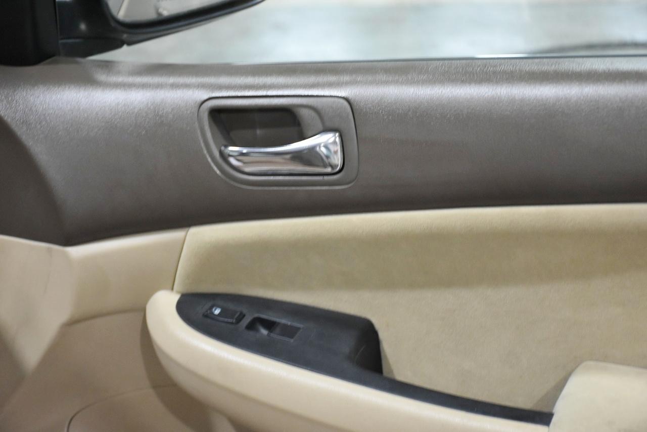 Honda Accord LX sedan AT 2004