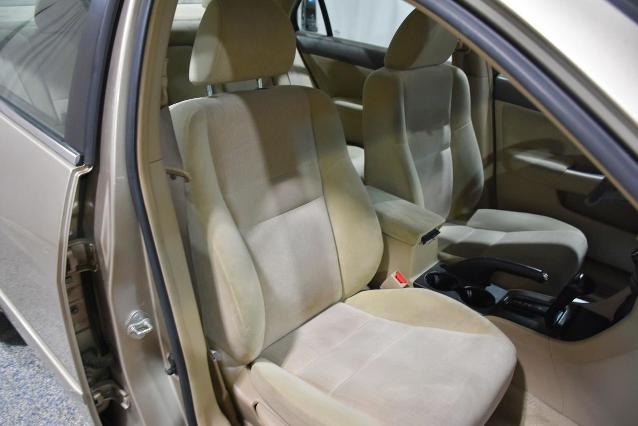 Honda Accord LX sedan AT 2004