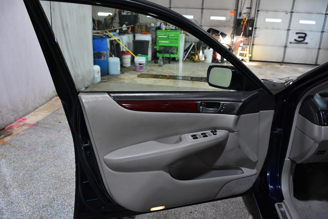 Lexus ES 330 Sedan 2004