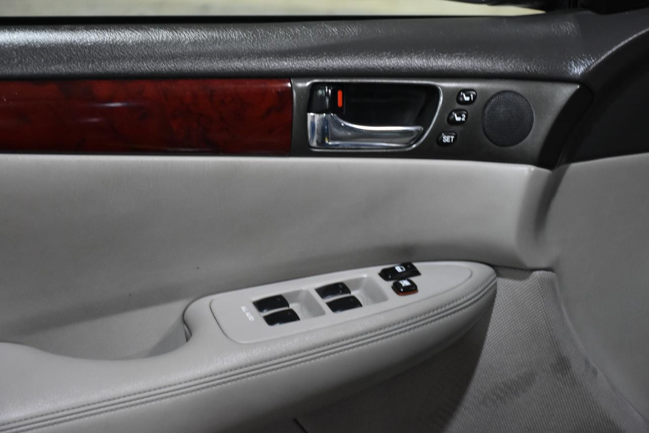 Lexus ES 330 Sedan 2004