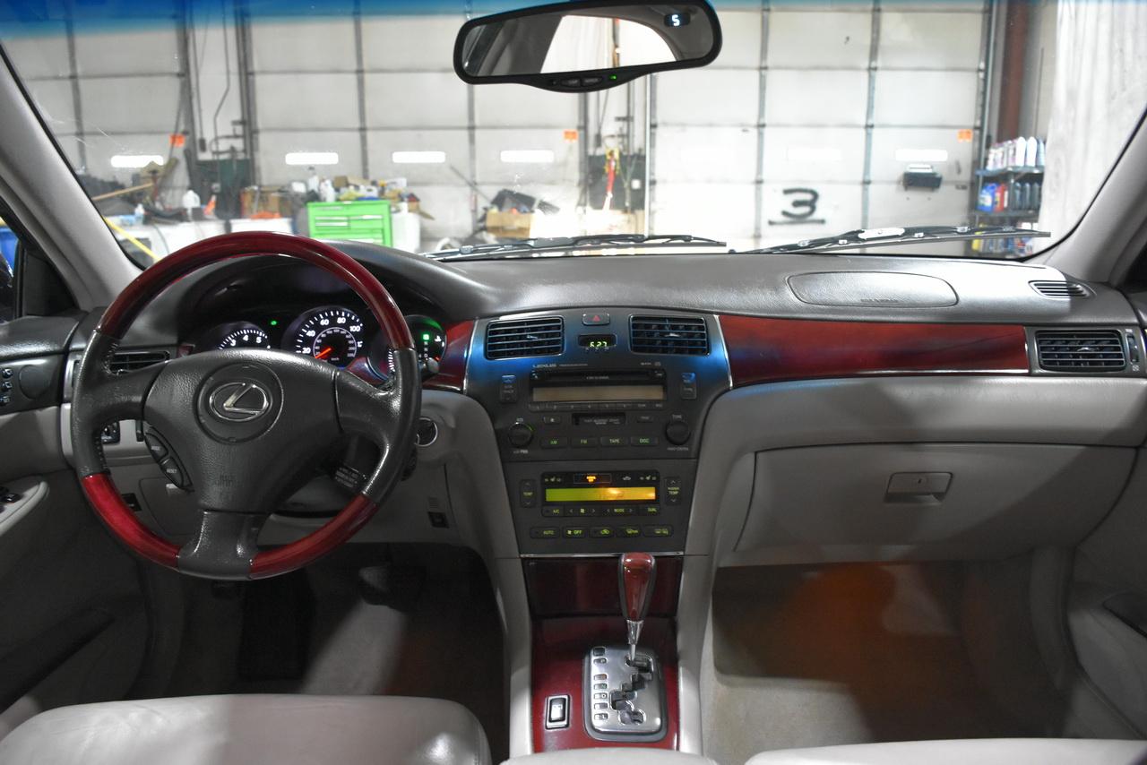 Lexus ES 330 Sedan 2004