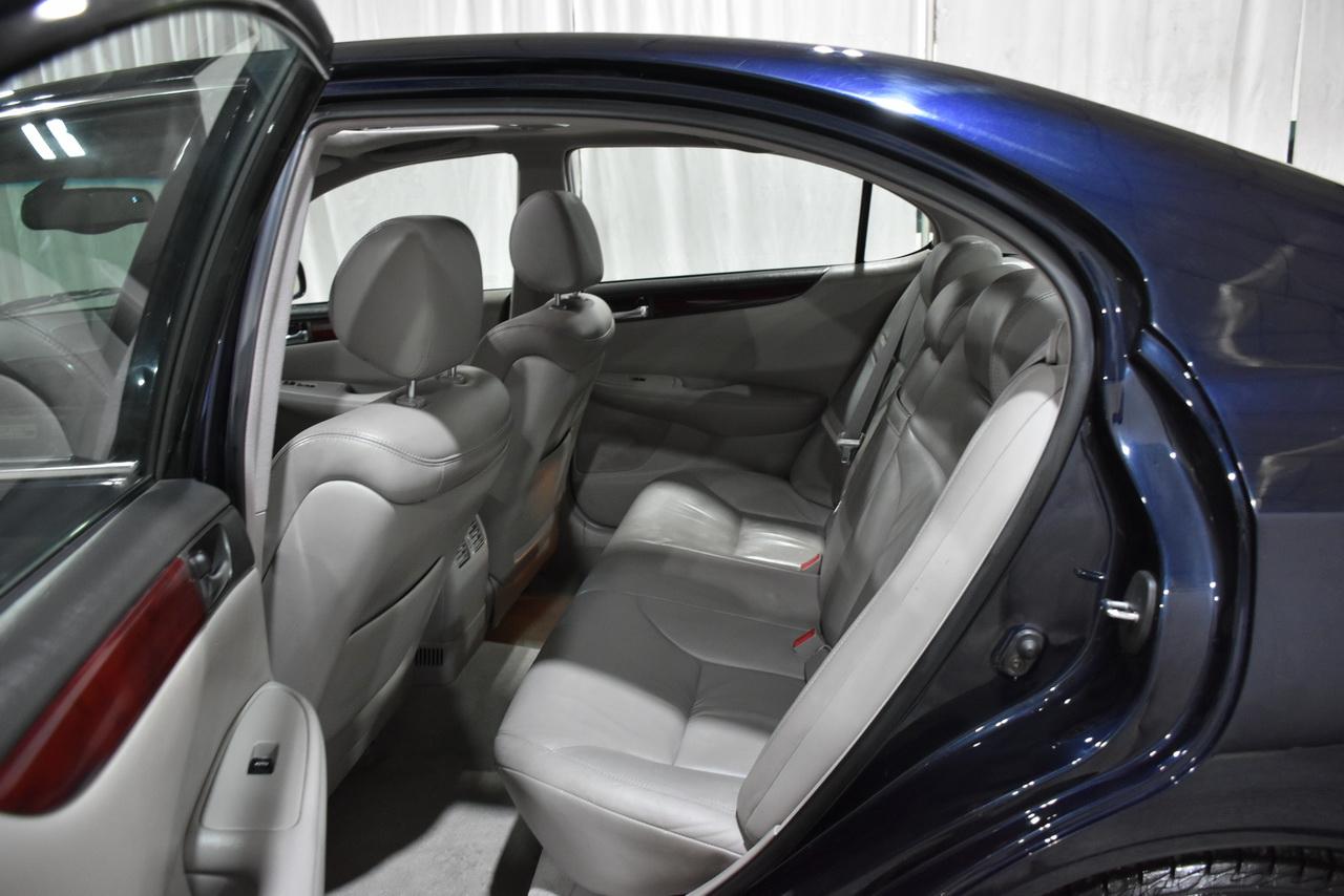 Lexus ES 330 Sedan 2004
