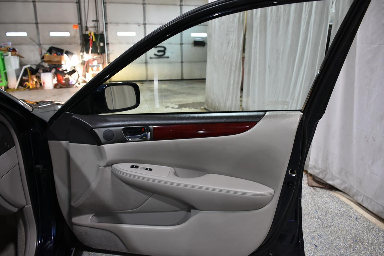 Lexus ES 330 Sedan 2004