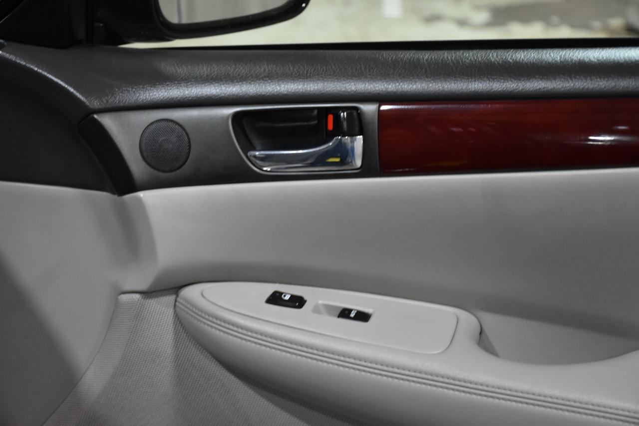 Lexus ES 330 Sedan 2004