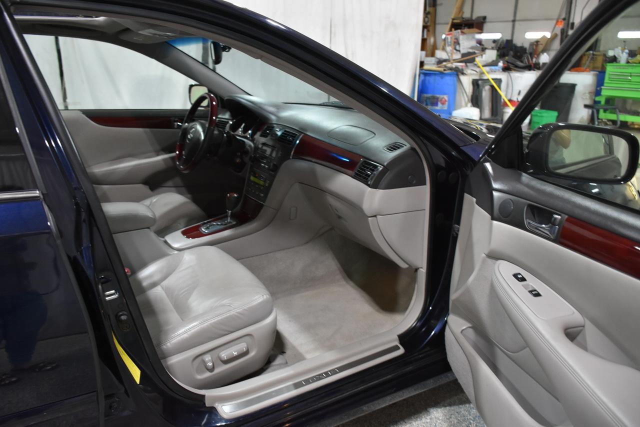 Lexus ES 330 Sedan 2004