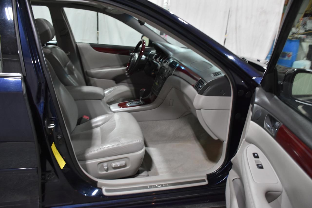 Lexus ES 330 Sedan 2004