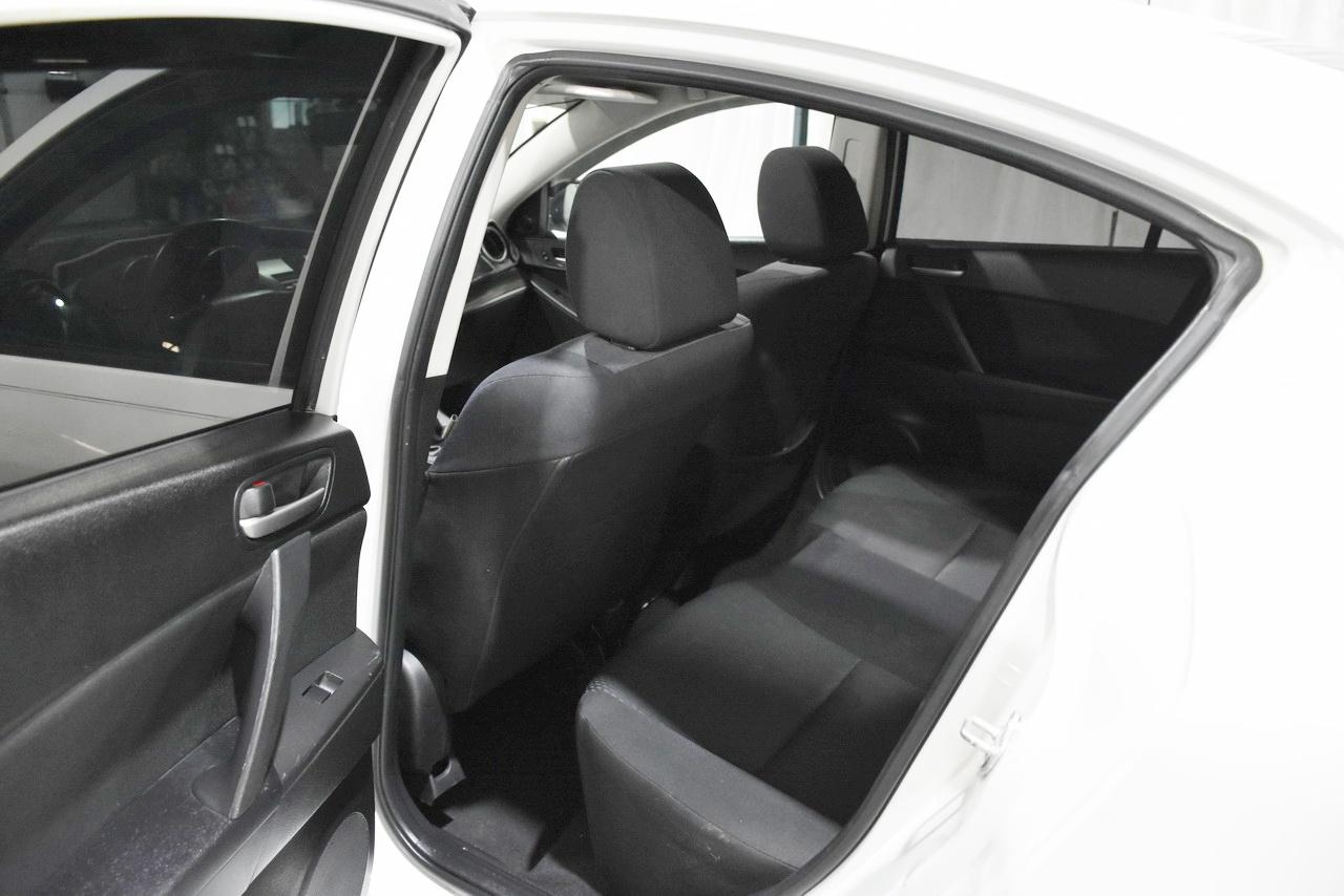 Mazda MAZDA3 i SV 4-Door 2010