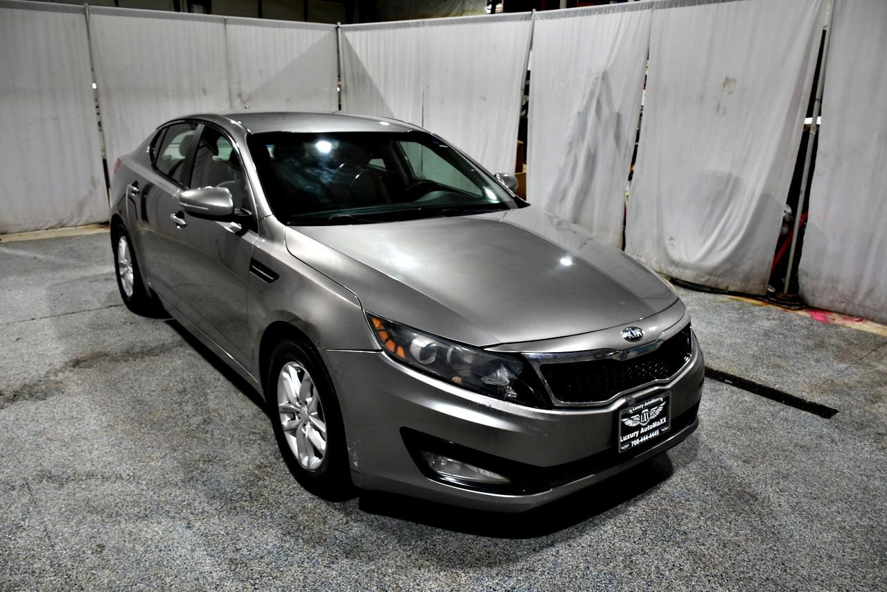 Kia Optima LX MT 2013