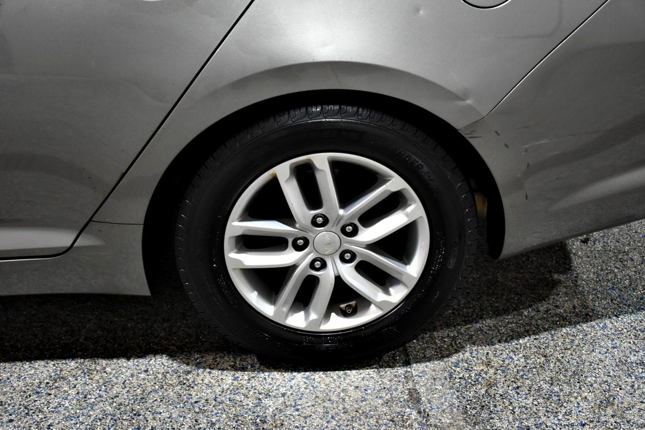 Kia Optima LX MT 2013
