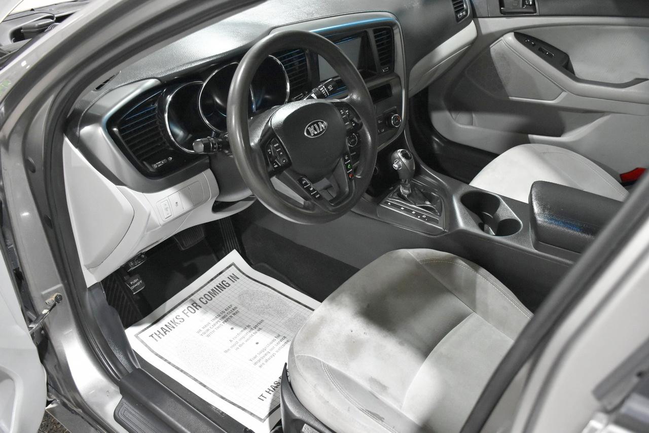 Kia Optima LX MT 2013
