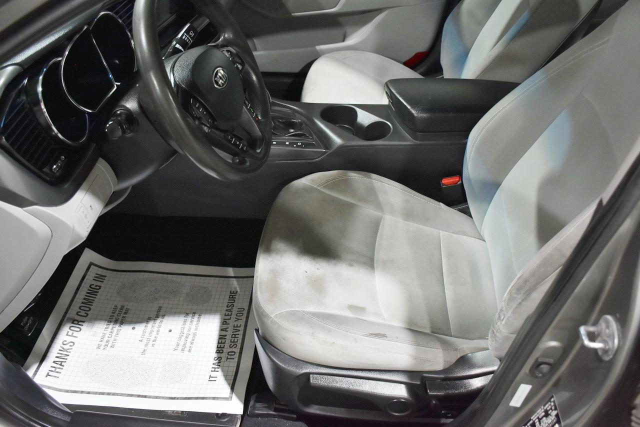 Kia Optima LX MT 2013