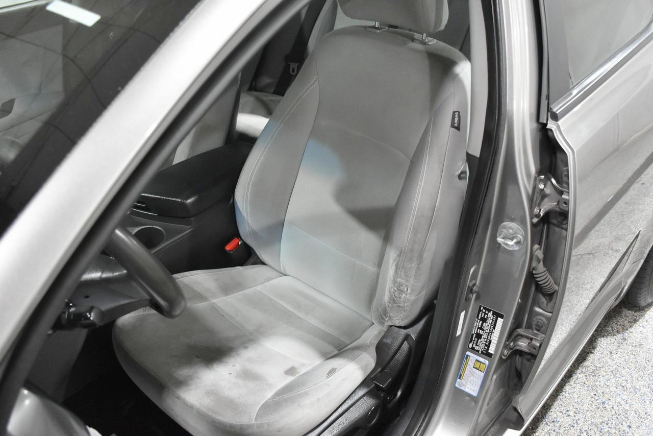 Kia Optima LX MT 2013