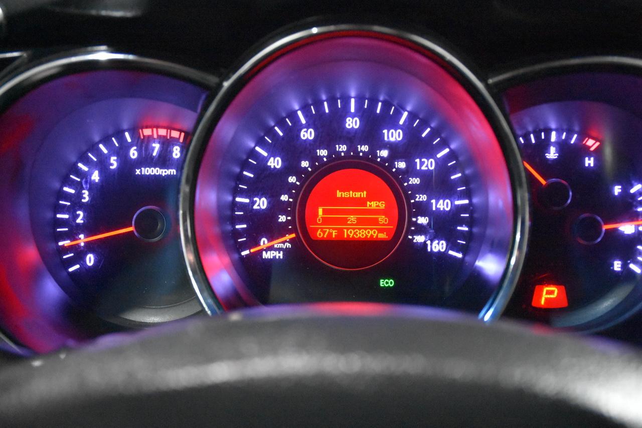Kia Optima LX MT 2013