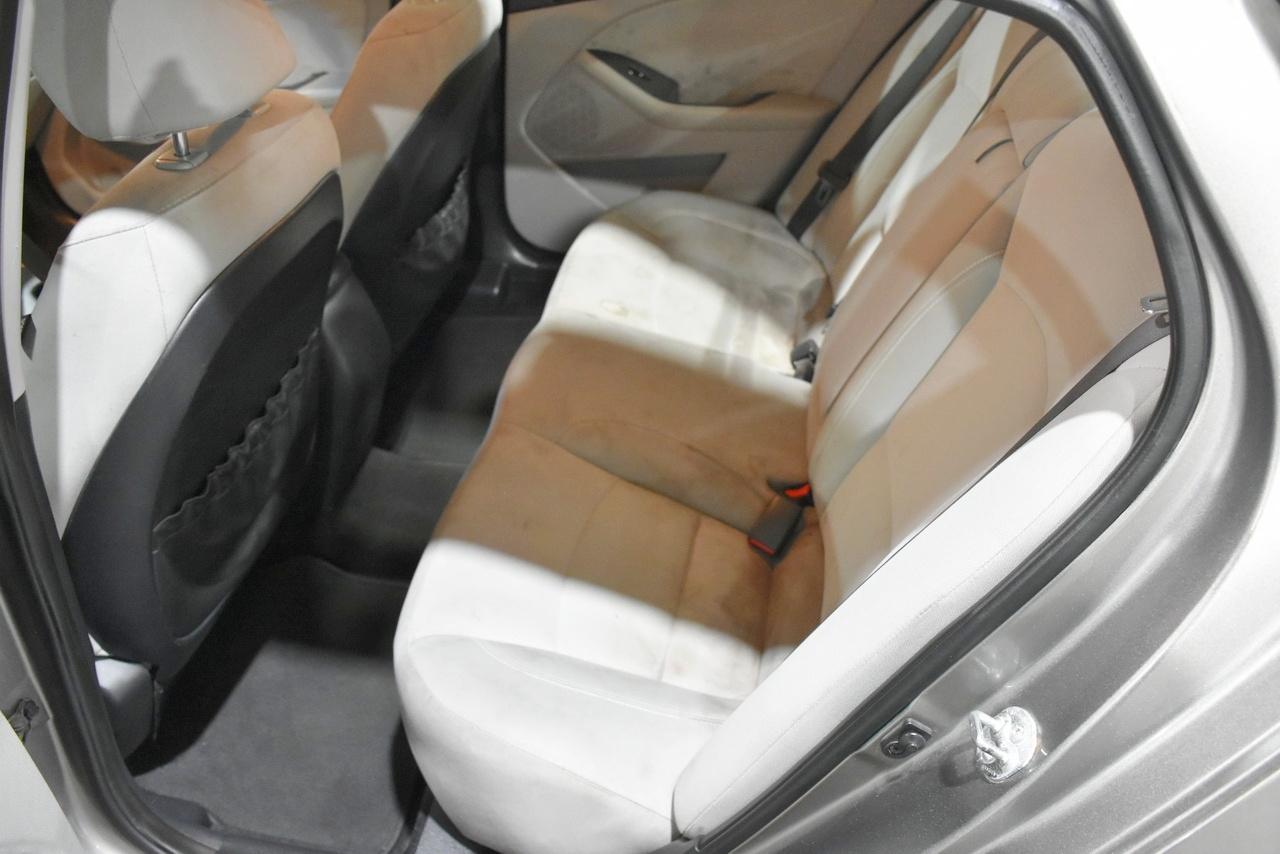 Kia Optima LX MT 2013