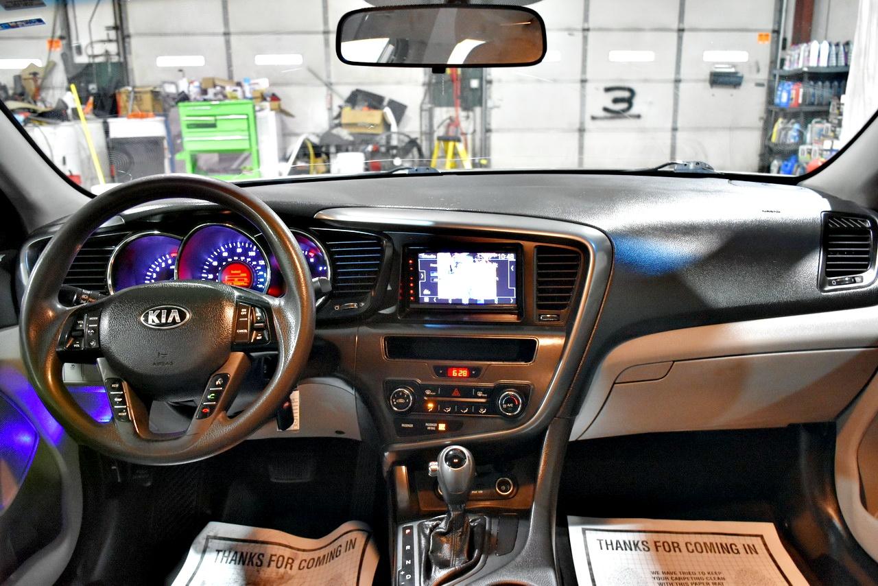 Kia Optima LX MT 2013