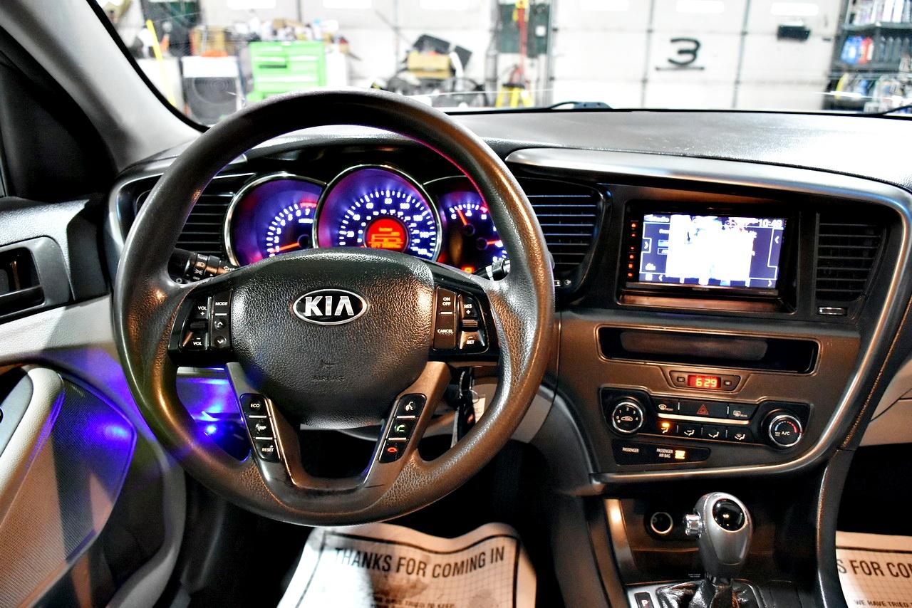 Kia Optima LX MT 2013
