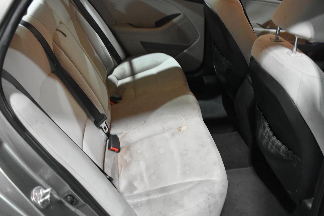Kia Optima LX MT 2013