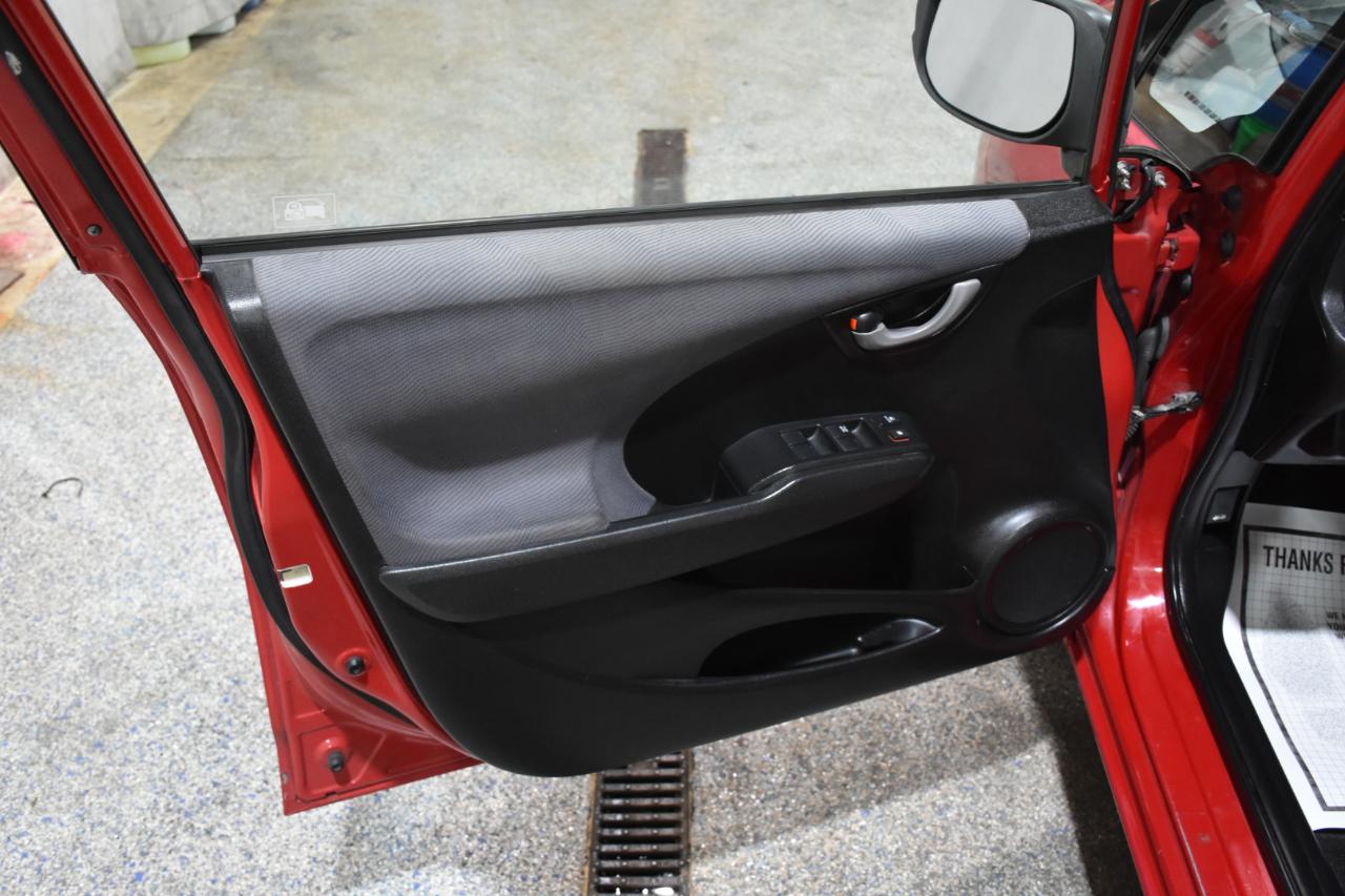 Honda Fit 5-Speed AT 2009