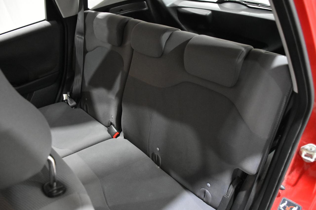 Honda Fit 5-Speed AT 2009