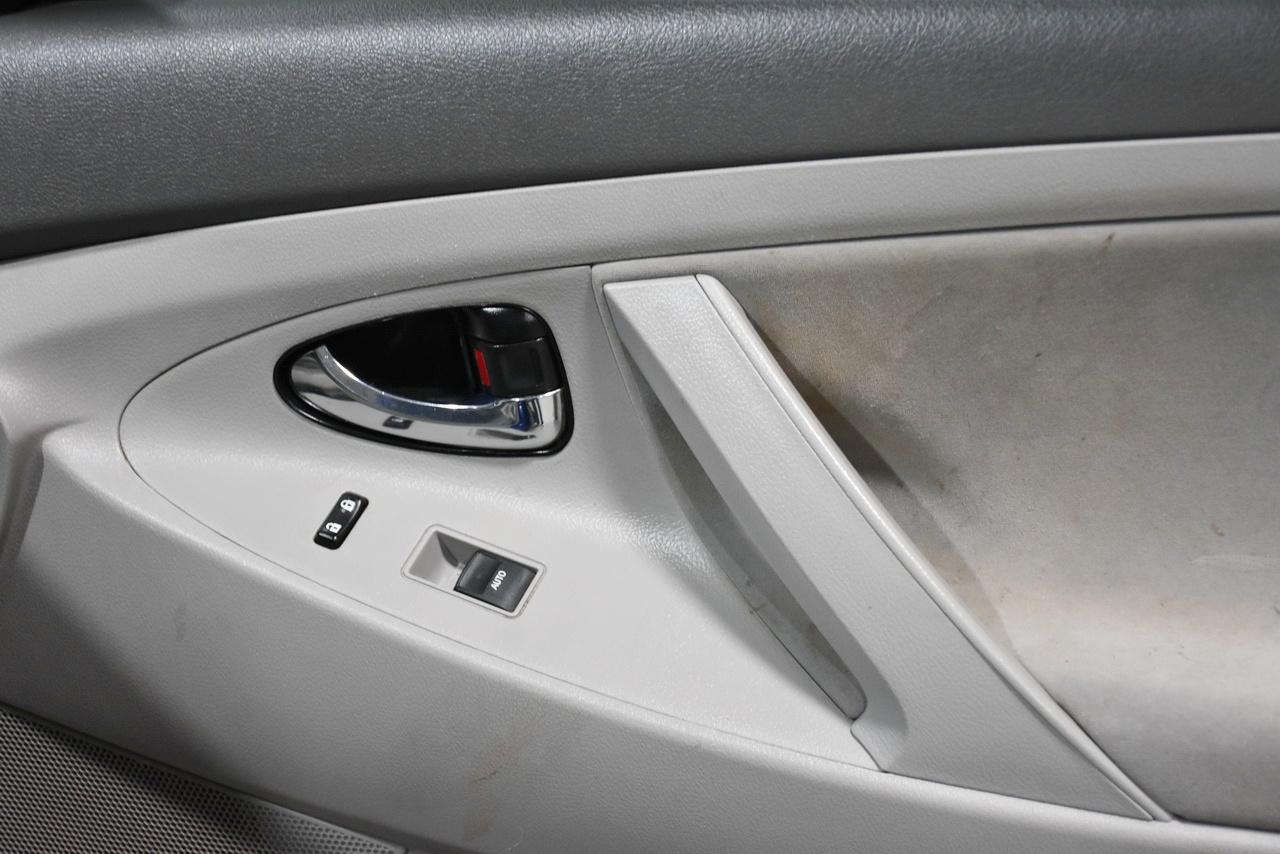 Toyota Camry SE 4D Sedan 2010