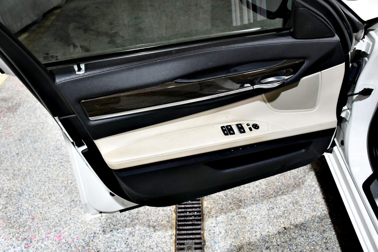 BMW 7-Series 740i 2012