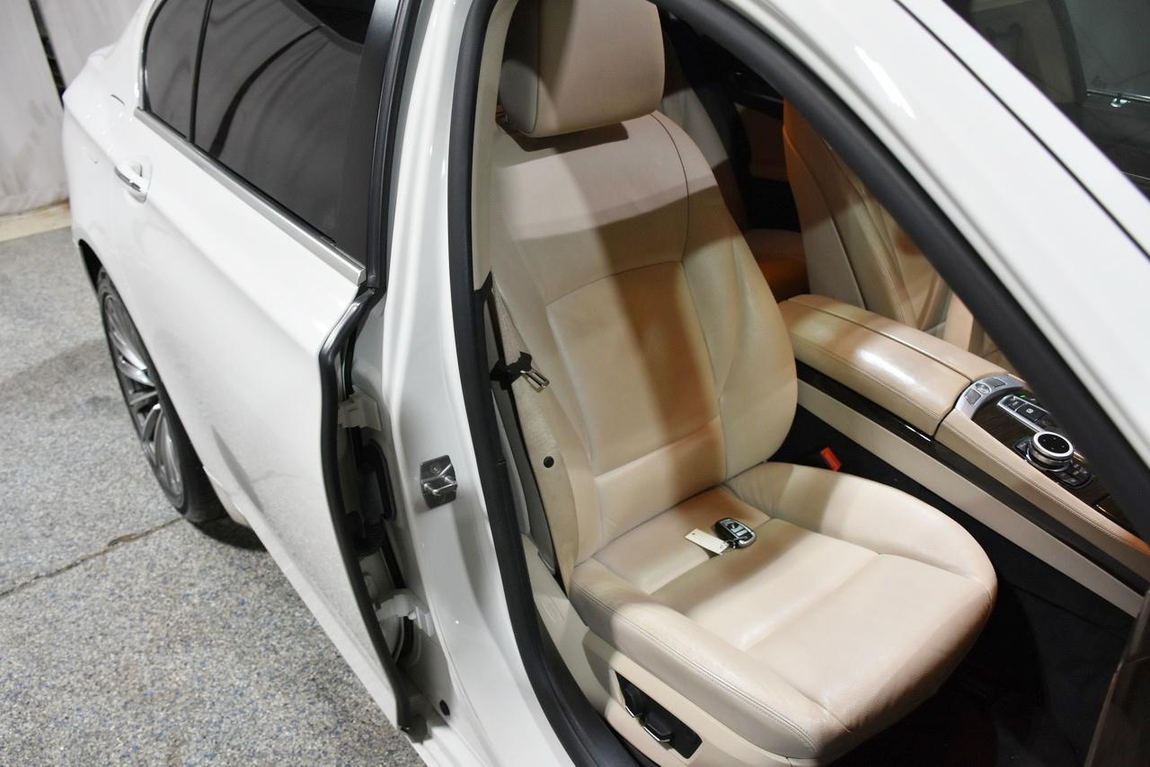 BMW 7-Series 740i 2012