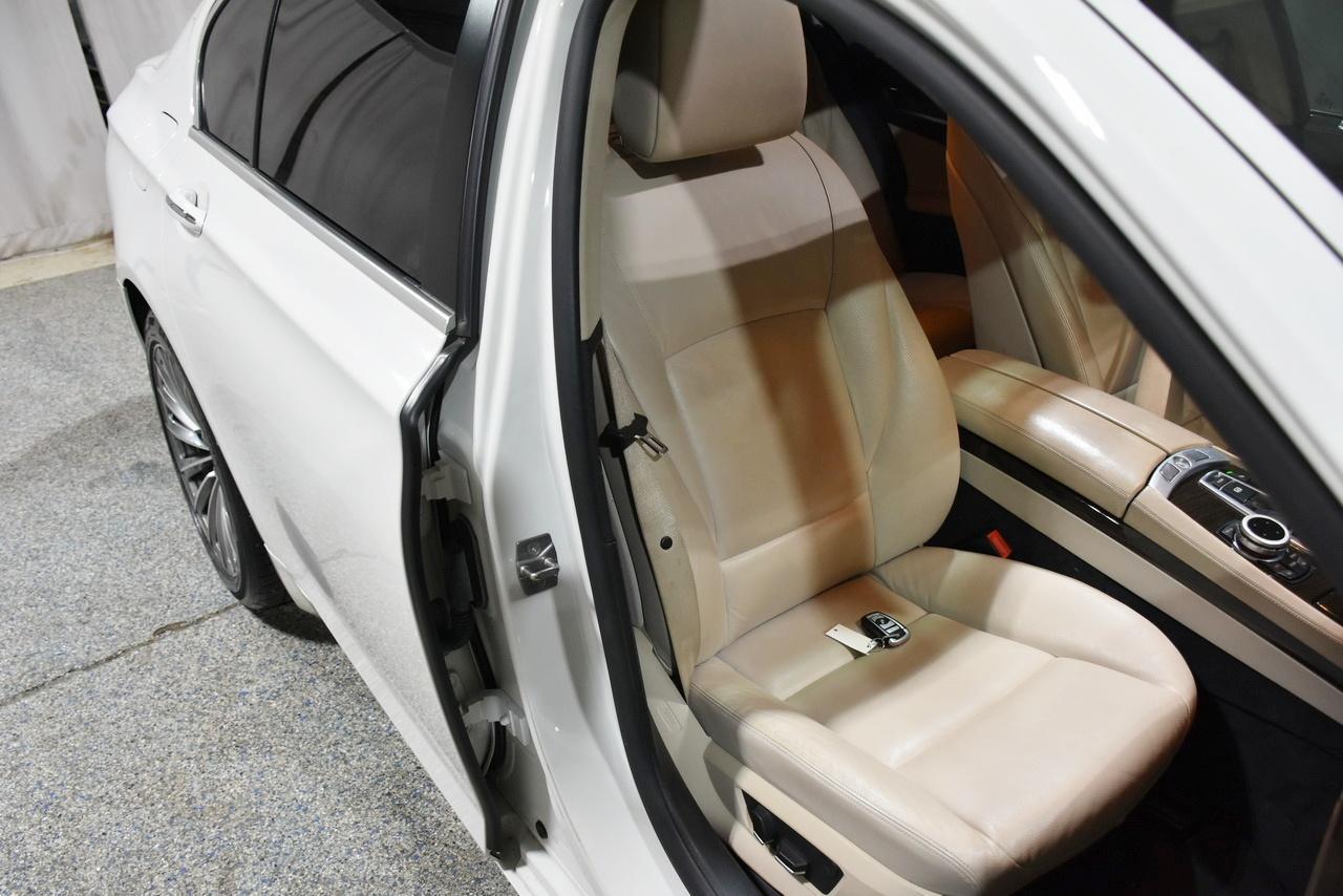 BMW 7-Series 740i 2012