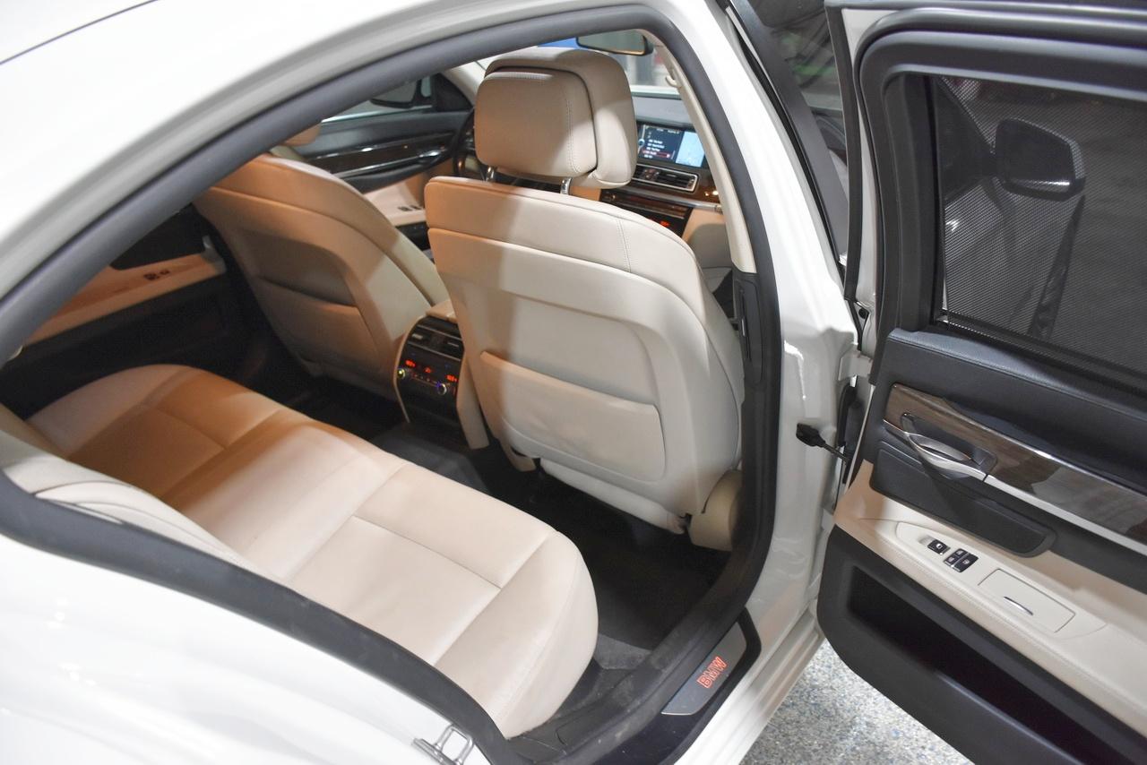 BMW 7-Series 740i 2012