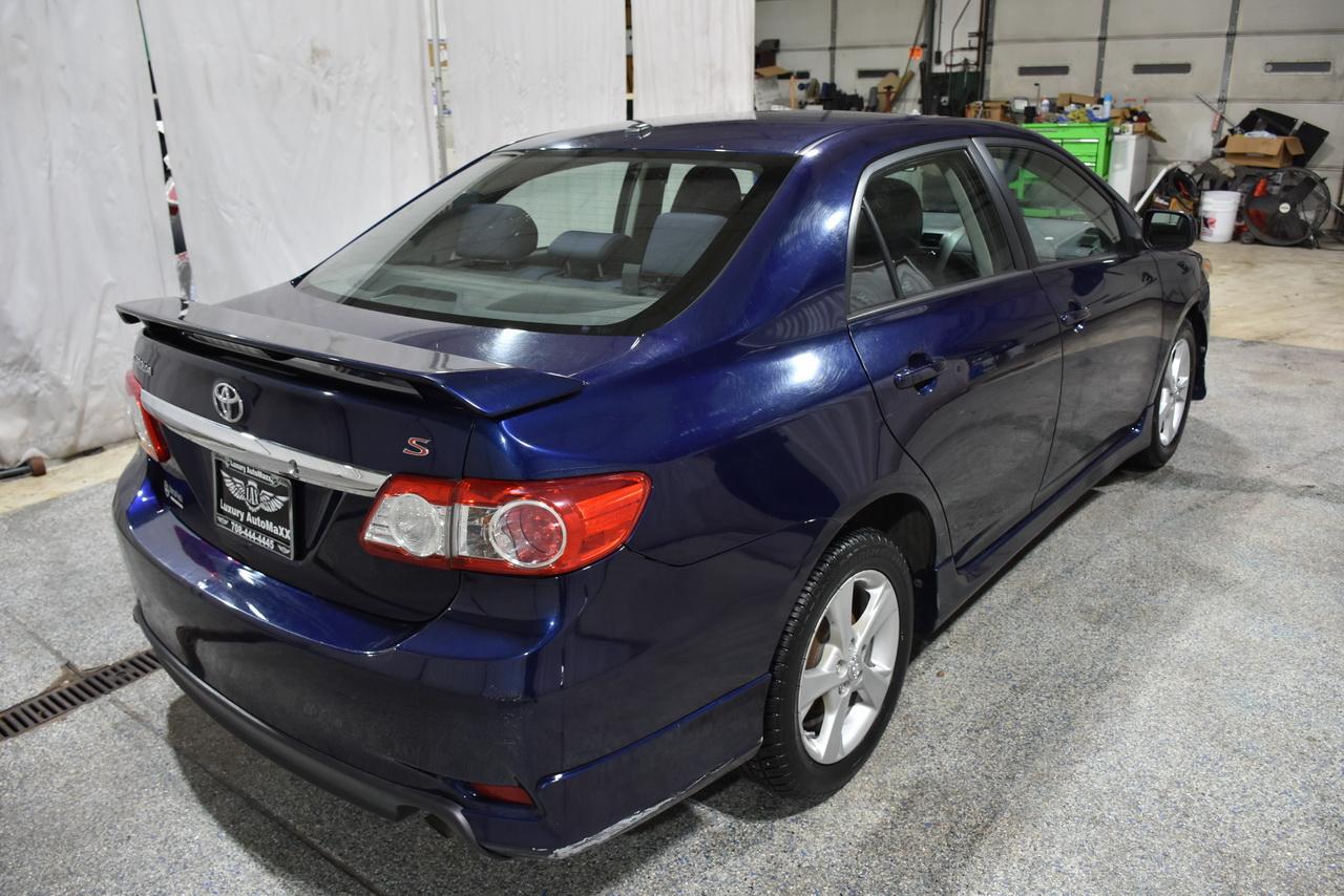 Toyota Corolla S 2011