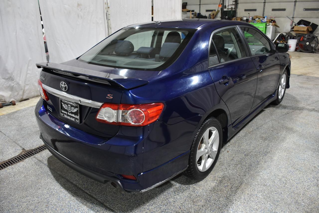 Toyota Corolla S 2011