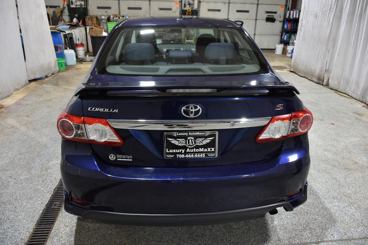 Toyota Corolla S 2011