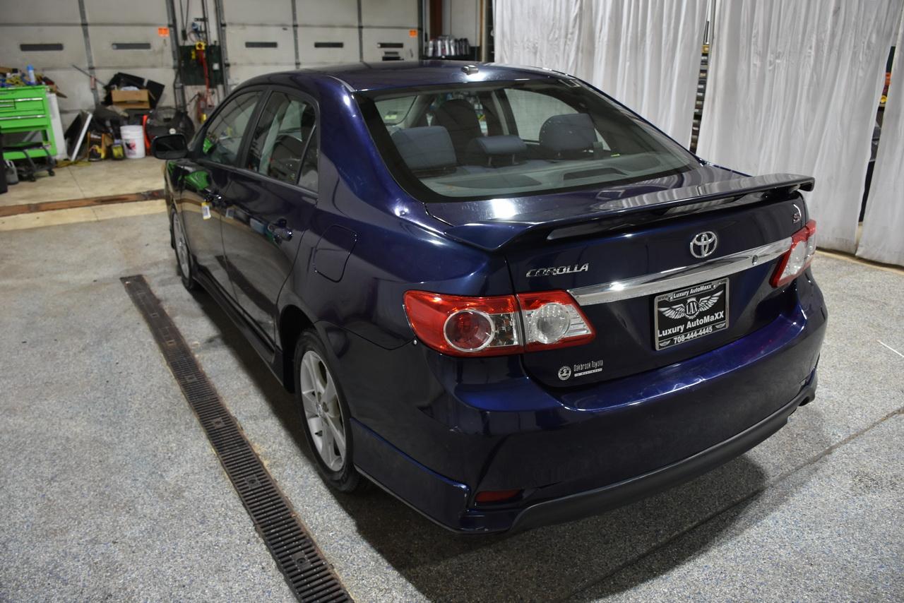 Toyota Corolla S 2011