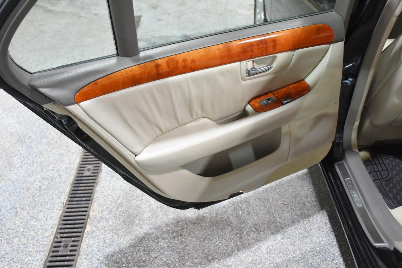 Lexus LS 430 Sedan 2002