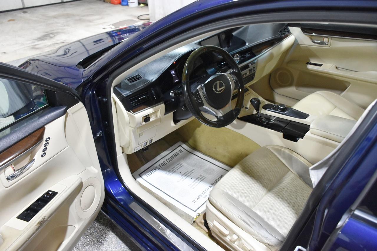 Lexus ES 350 Sedan 2014