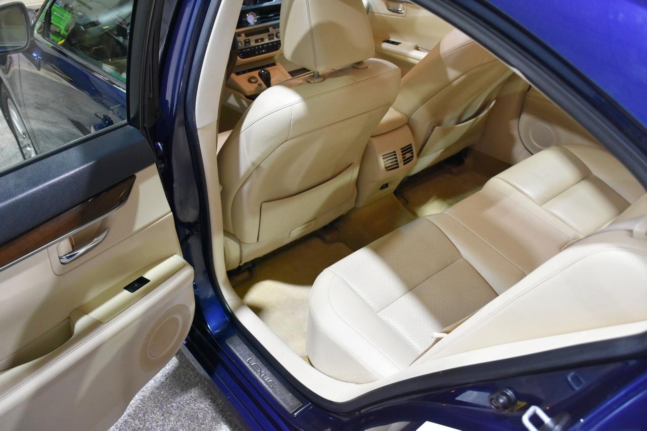 Lexus ES 350 Sedan 2014