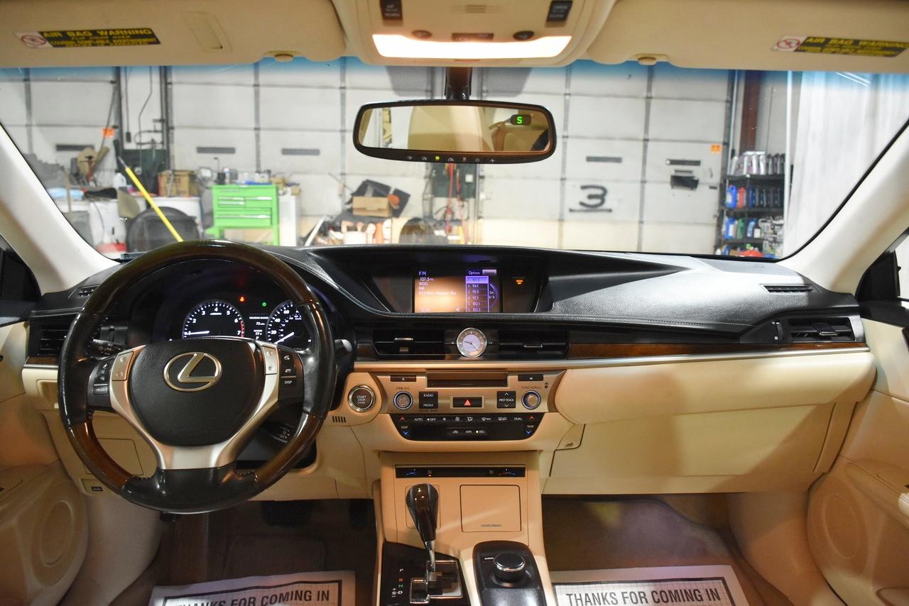 Lexus ES 350 Sedan 2014
