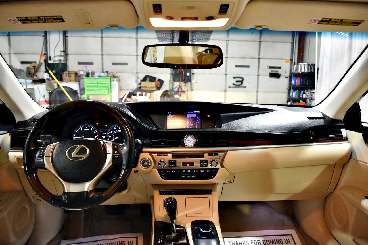 Lexus ES 350 Sedan 2014