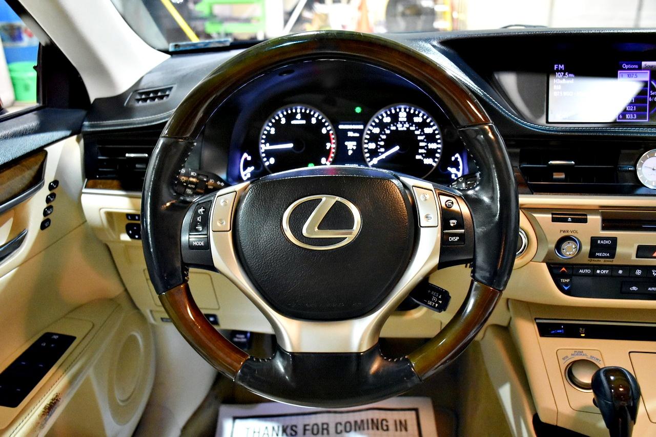 Lexus ES 350 Sedan 2014