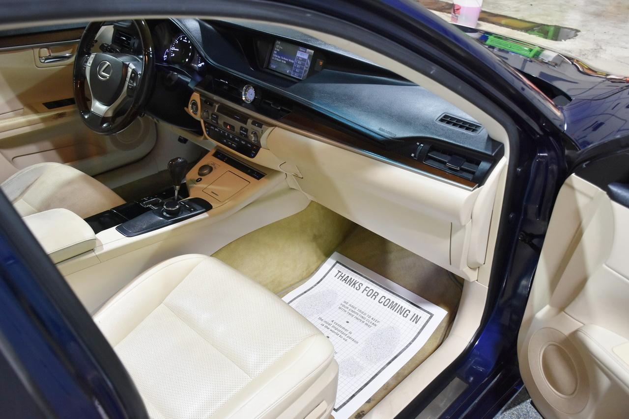 Lexus ES 350 Sedan 2014