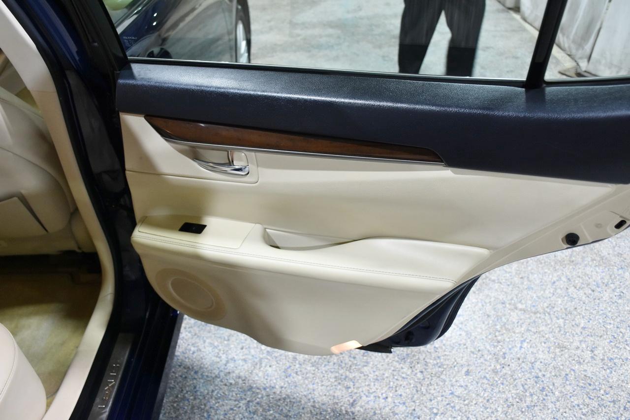 Lexus ES 350 Sedan 2014
