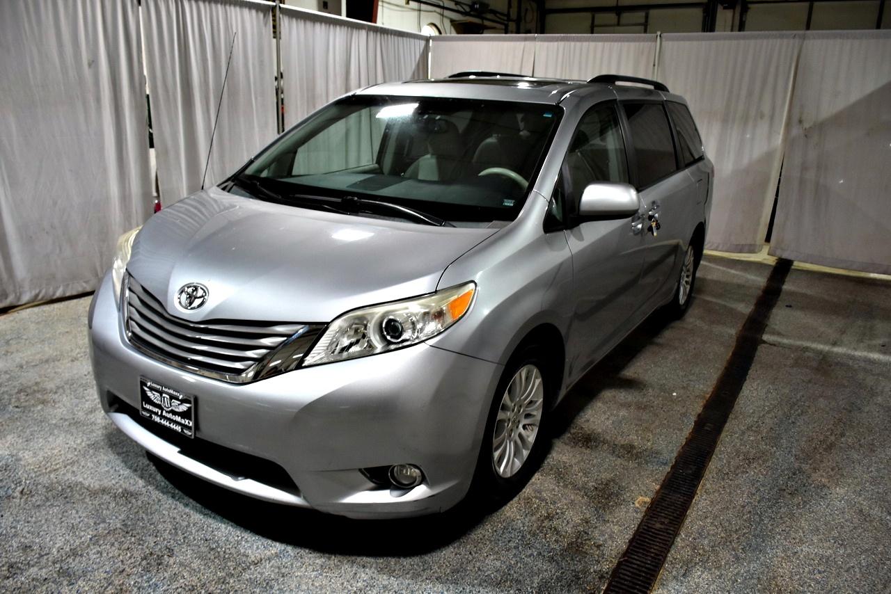 Toyota Sienna XLE FWD 8-Passenger V6 2012