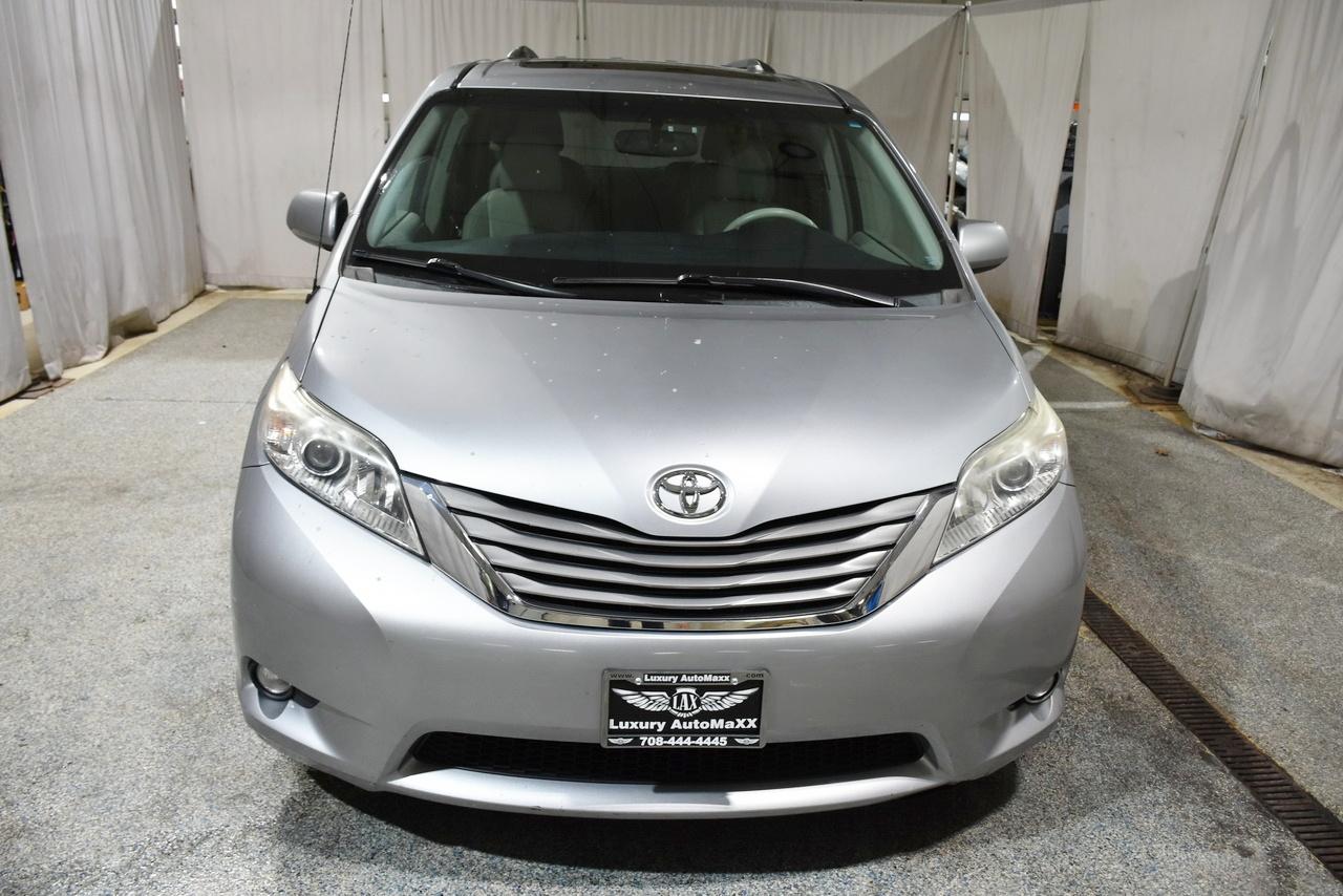 Toyota Sienna XLE FWD 8-Passenger V6 2012