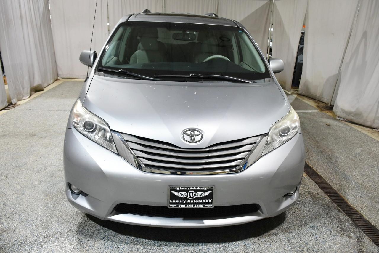 Toyota Sienna XLE FWD 8-Passenger V6 2012